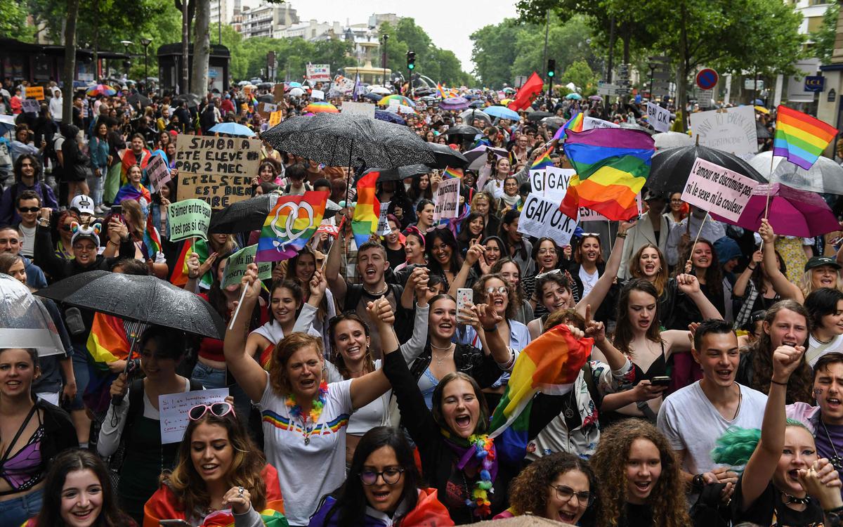 Hundreds Demonstrate Against LGBT In Turkey AZKAN GROUP   Lgbt Turkey 